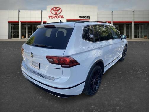 Pure White 2020 Volkswagen Tiguan 2.0T SE R-Line Black