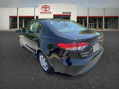 Black 2022 Toyota Corolla LE