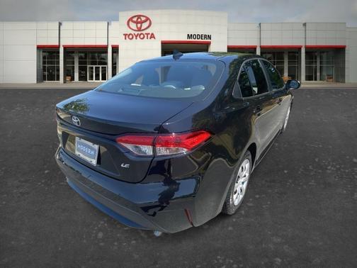 Black 2022 Toyota Corolla LE