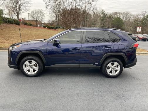 2019 Toyota RAV4 Hybrid XLE