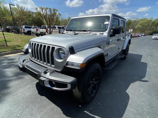 Silver 2023 Jeep Gladiator Sport