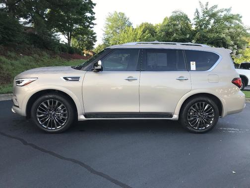 2023 INFINITI QX80 SENSORY
