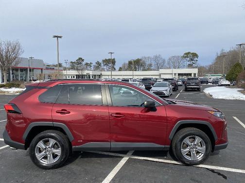 2022 Toyota RAV4 Hybrid LE