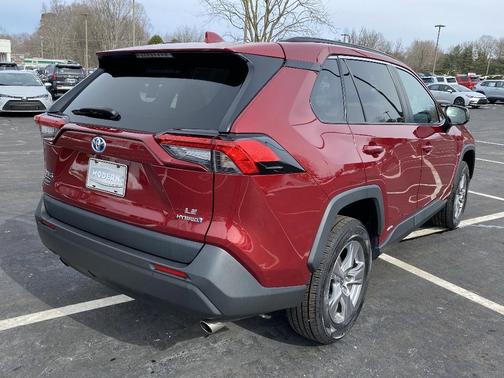 2022 Toyota RAV4 Hybrid LE