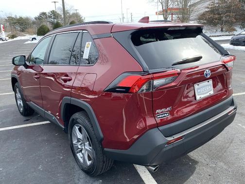 2022 Toyota RAV4 Hybrid LE