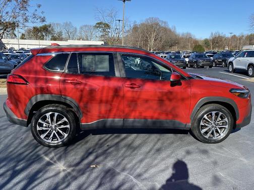 2022 Toyota Corolla Cross XLE