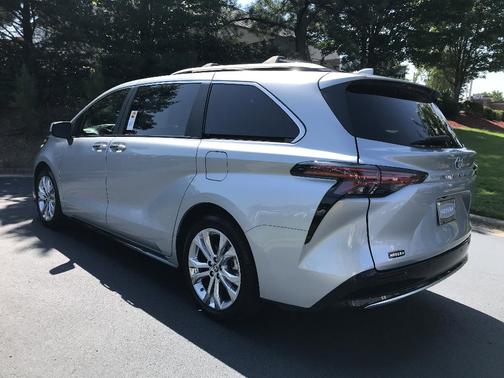 2023 Toyota Sienna Platinum 7 passenger