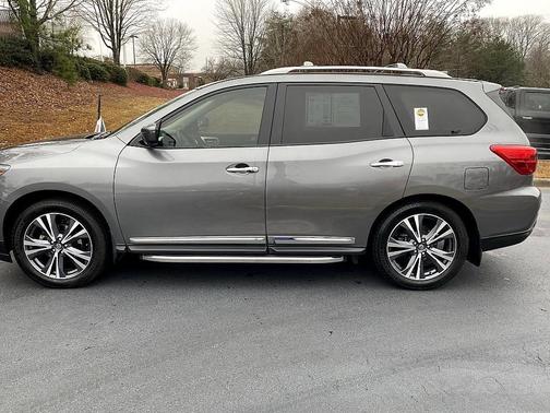 2020 Nissan Pathfinder Platinum