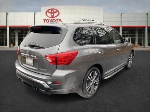 2020 Nissan Pathfinder Platinum