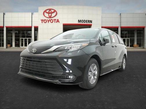 2026 Toyota Sienna XLE 8 Passenger