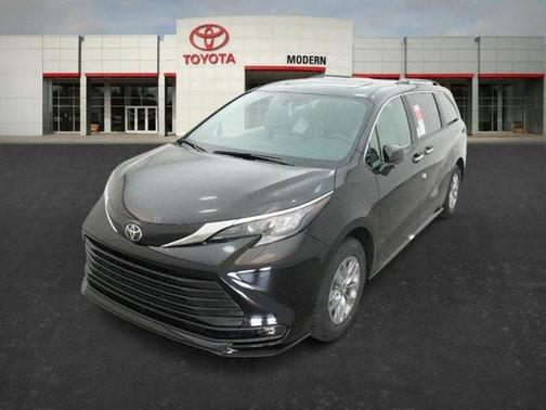 2026 Toyota Sienna XLE 8 Passenger