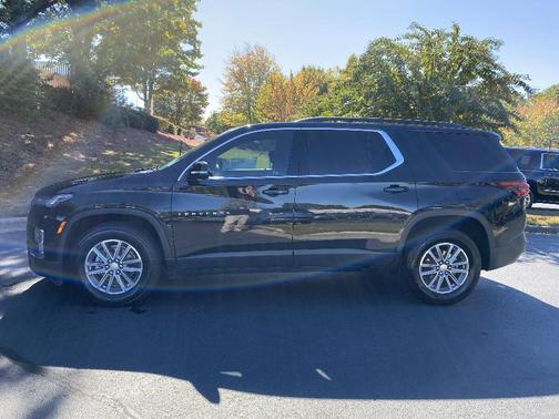 2022 Chevrolet Traverse LT Cloth