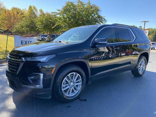 2022 Chevrolet Traverse LT Cloth