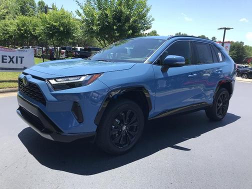 2024 Toyota RAV4 Hybrid SE