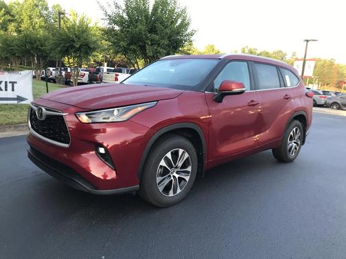 2024 Toyota Highlander XLE