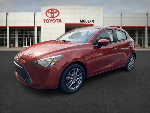 2020 Toyota Yaris Sedan LE