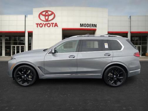 2025 BMW X7 xDrive40i