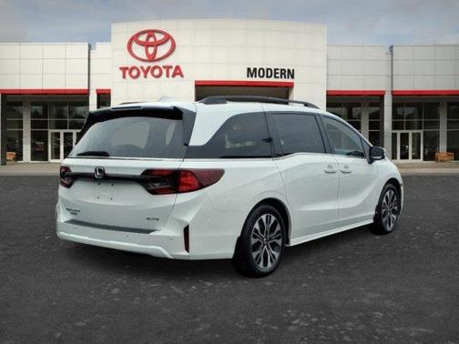 White 2025 Honda Odyssey Elite