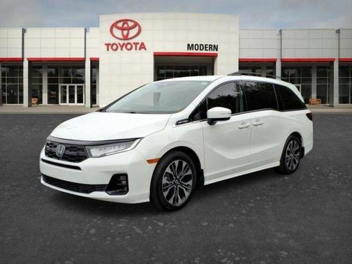 White 2025 Honda Odyssey Elite