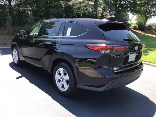 2022 Toyota Highlander L