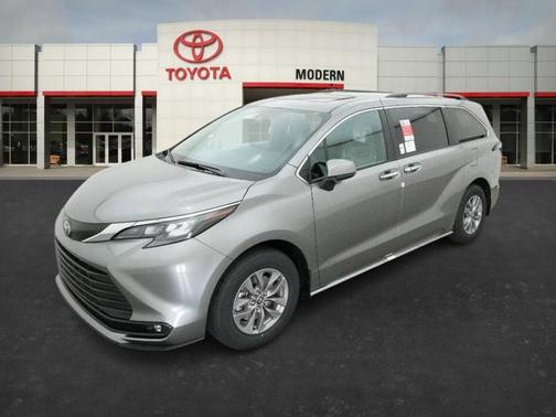 2026 Toyota Sienna XLE 8 Passenger