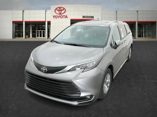 2026 Toyota Sienna XLE 8 Passenger
