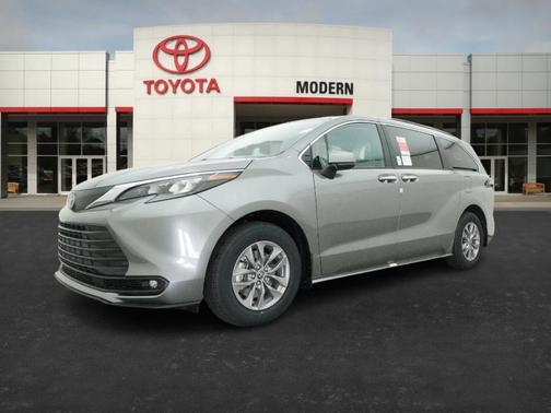 2026 Toyota Sienna XLE 8 Passenger