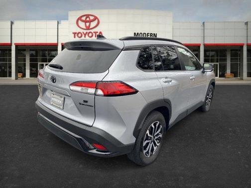 2025 Toyota Corolla Cross Hybrid SE