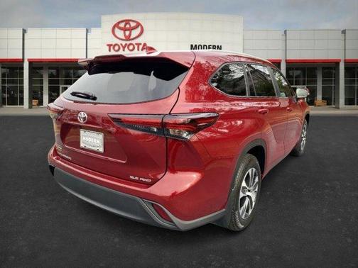 2025 Toyota Highlander XLE