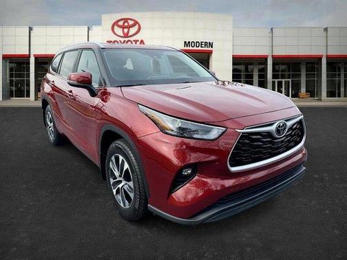 2025 Toyota Highlander XLE