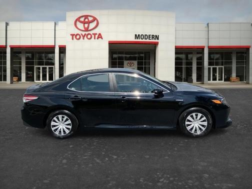 2018 Toyota Camry Hybrid LE