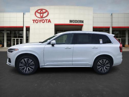 2020 Volvo XC90 T5 Momentum 7 Passenger