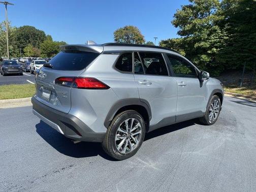 2022 Toyota Corolla Cross XLE