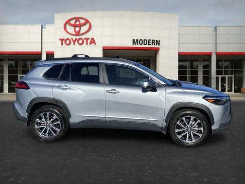 2024 Toyota Corolla Cross XLE