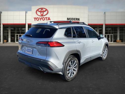 2024 Toyota Corolla Cross XLE