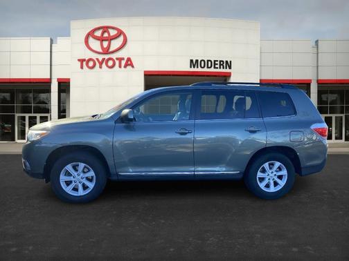 2013 Toyota Highlander SE