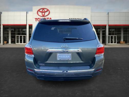 2013 Toyota Highlander SE