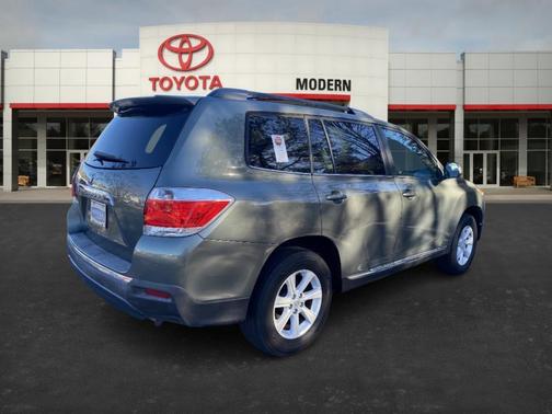 2013 Toyota Highlander SE