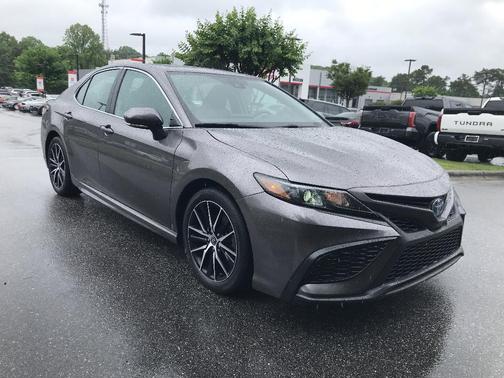 2024 Toyota Camry Hybrid SE