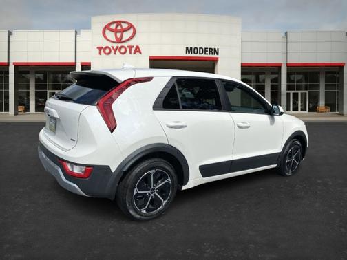 2023 Kia Niro LX