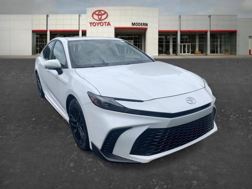 White 2025 Toyota Camry SE