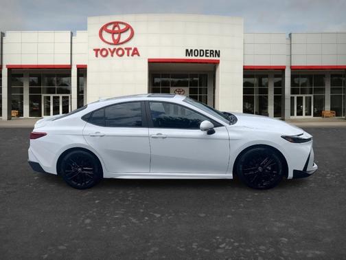 White 2025 Toyota Camry SE