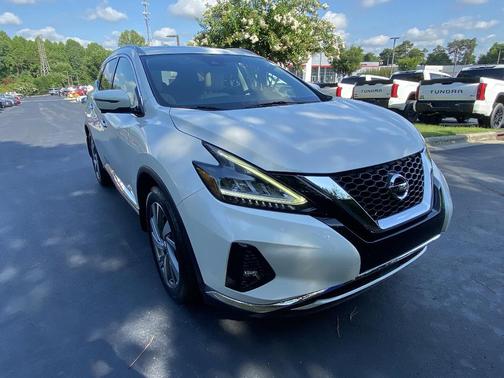White 2019 Nissan Murano SL