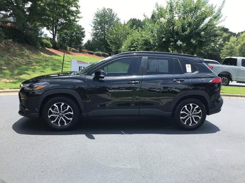 2023 Toyota Corolla Cross Hybrid SE