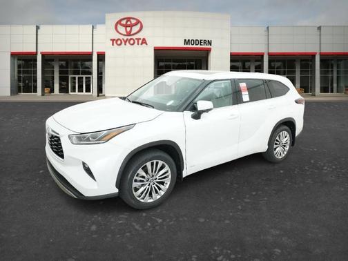 White 2026 Toyota Highlander Hybrid Platinum