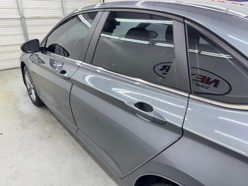 Platinum Gray Metallic 2019 Volkswagen Jetta 1.4T R-Line