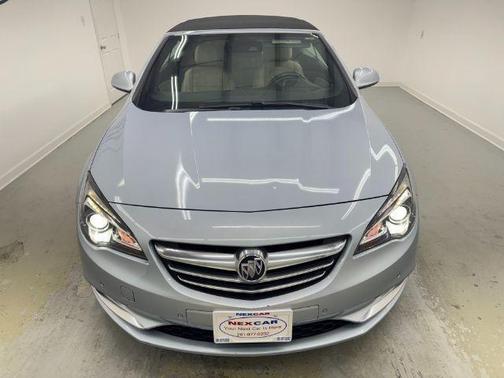 Flip Chip Silver Metallic 2019 Buick Cascada Premium