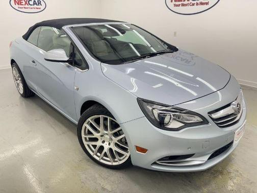 Flip Chip Silver Metallic 2019 Buick Cascada Premium