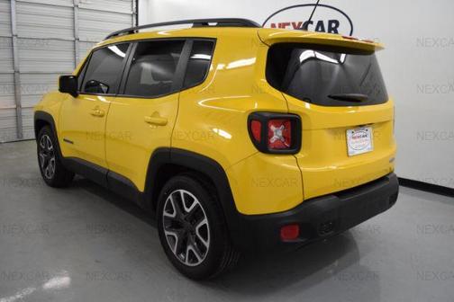 Photo 4 of 32 of 2015 Jeep Renegade Latitude