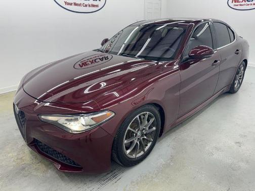 Monza Red Metallic 2017 Alfa Romeo Giulia Base